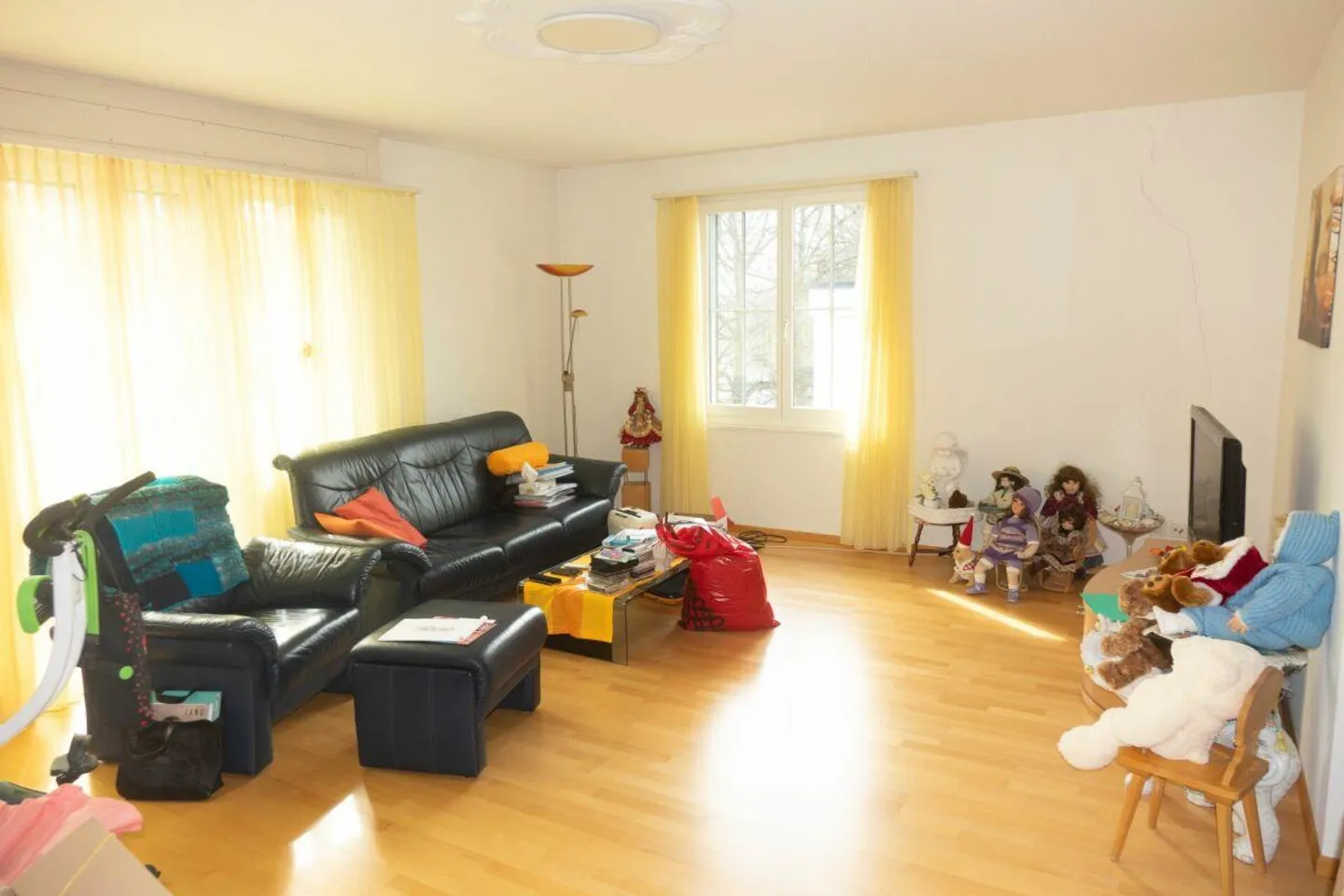 Luminoso appartamento con ampia terrazza soleggiata - Foto 2 di 8