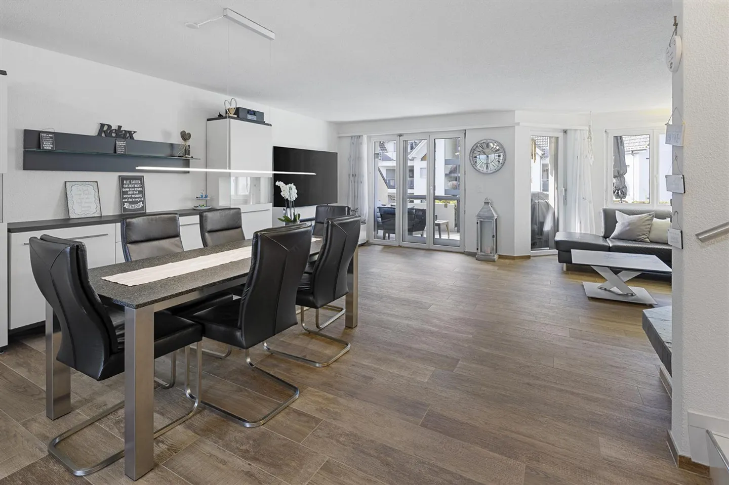 Oasis familiale bien entretenue avec beaucoup d'espace dans un emplacement central - Photo 4 sur 14