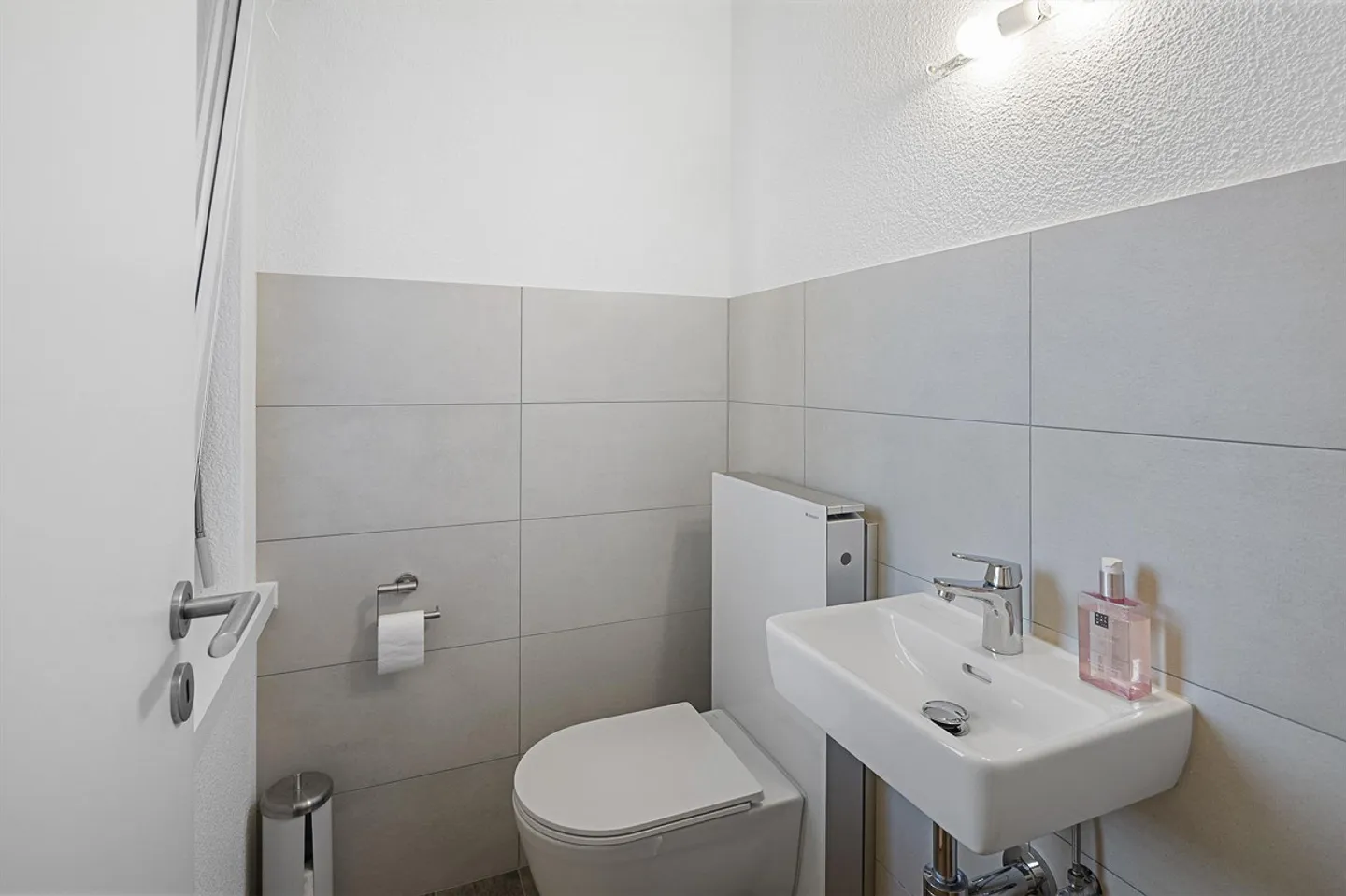 Oasis familiale bien entretenue avec beaucoup d'espace dans un emplacement central - Photo 9 sur 14