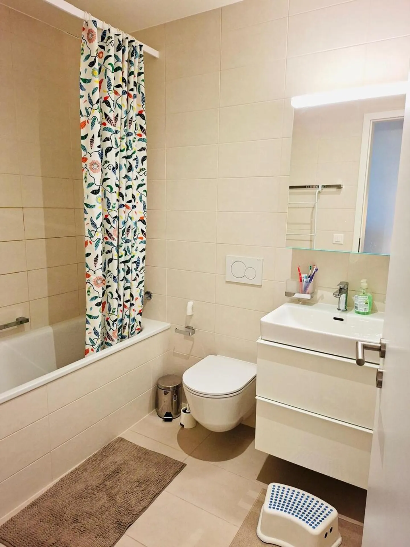 Beautiful furnished 3.5-room apartment with balcony - Photo 7 of 8