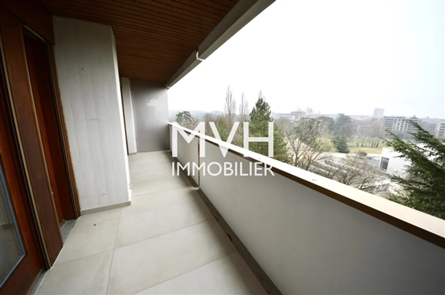 «Renovierte möblierte Wohnung im 9. Stock mit Blick auf den Mont Blanc» - Foto 3 von 8