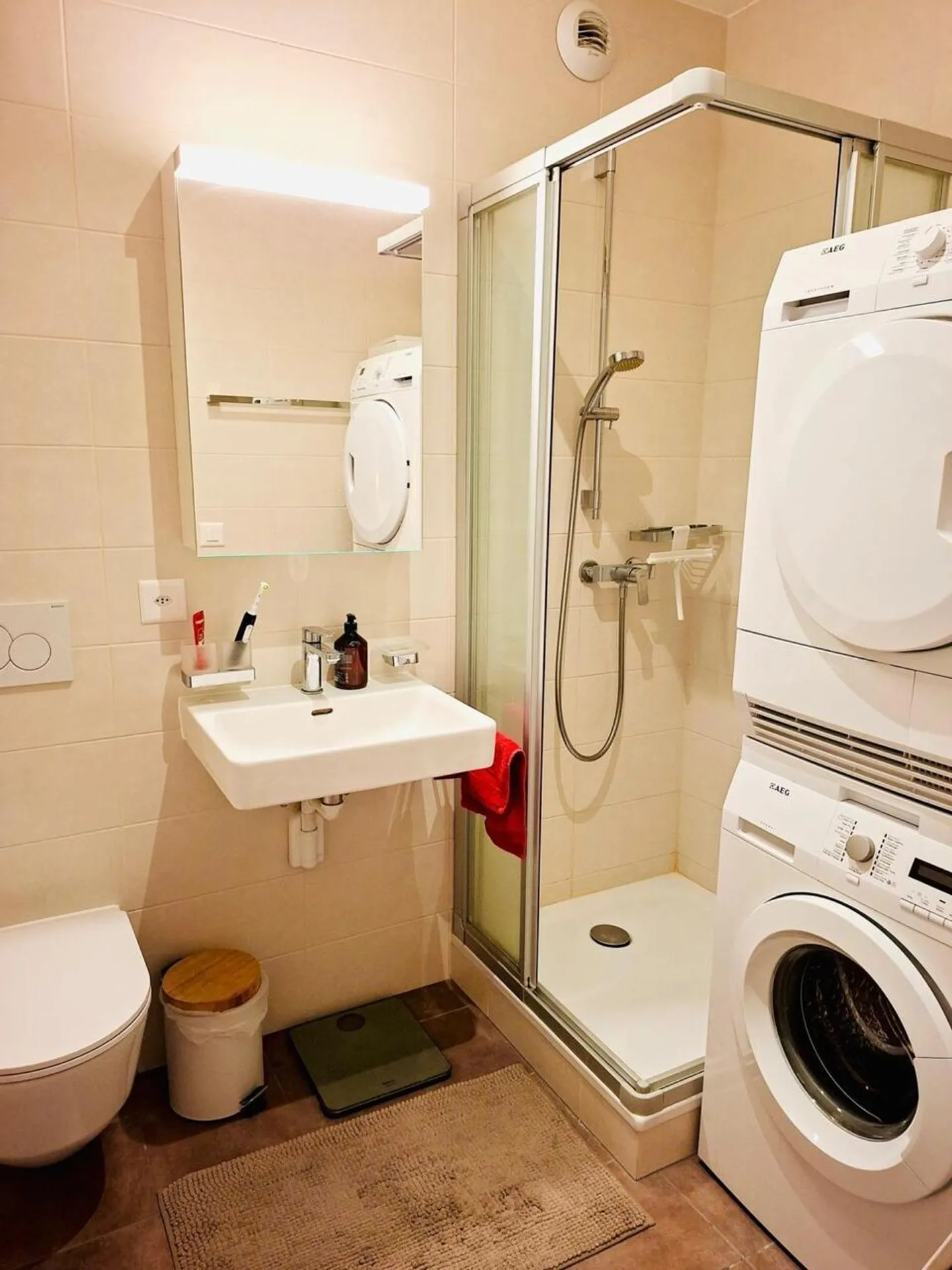 Beautiful furnished 3.5-room apartment with balcony - Photo 8 of 8