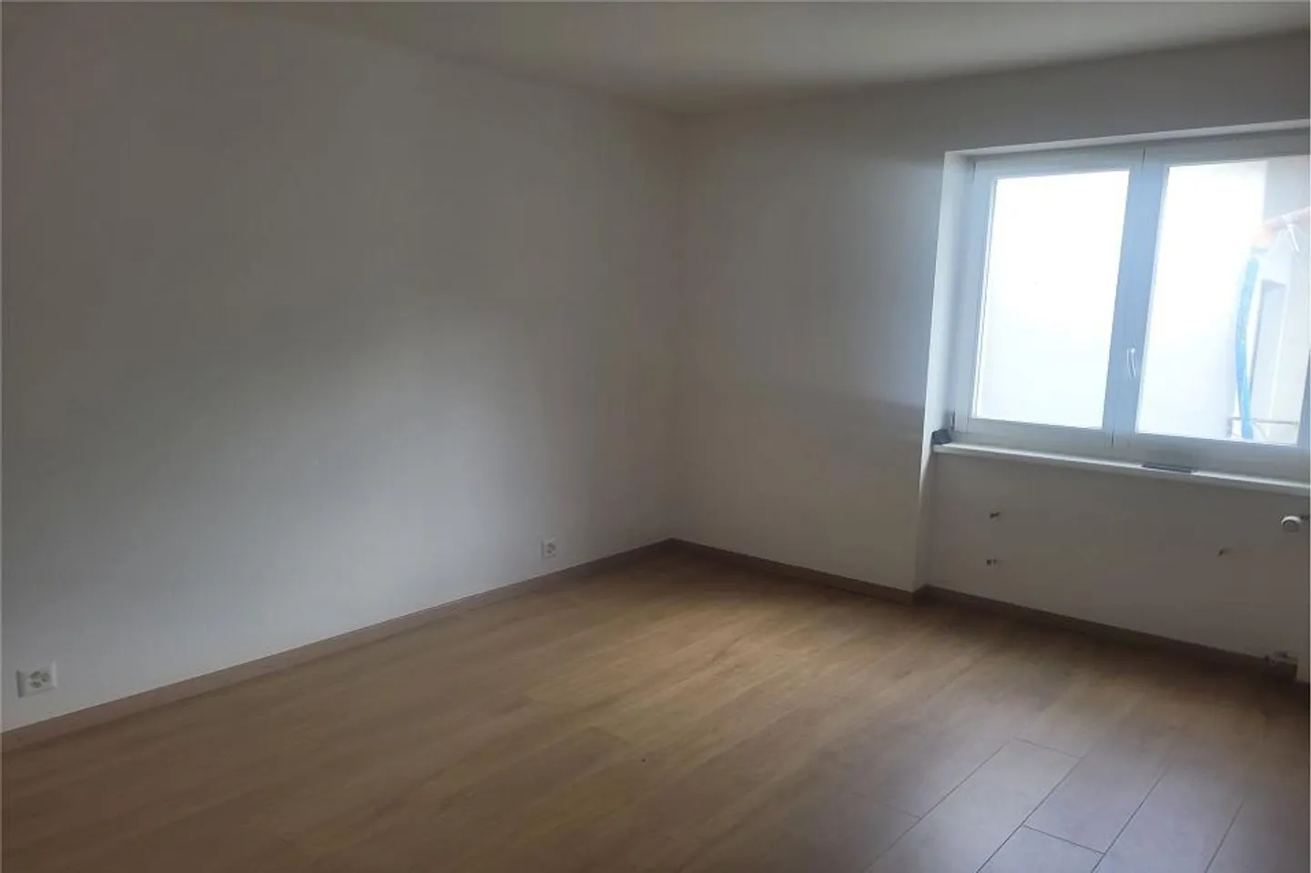Renovated 2.5-room apartment with veranda - Photo 9 of 13