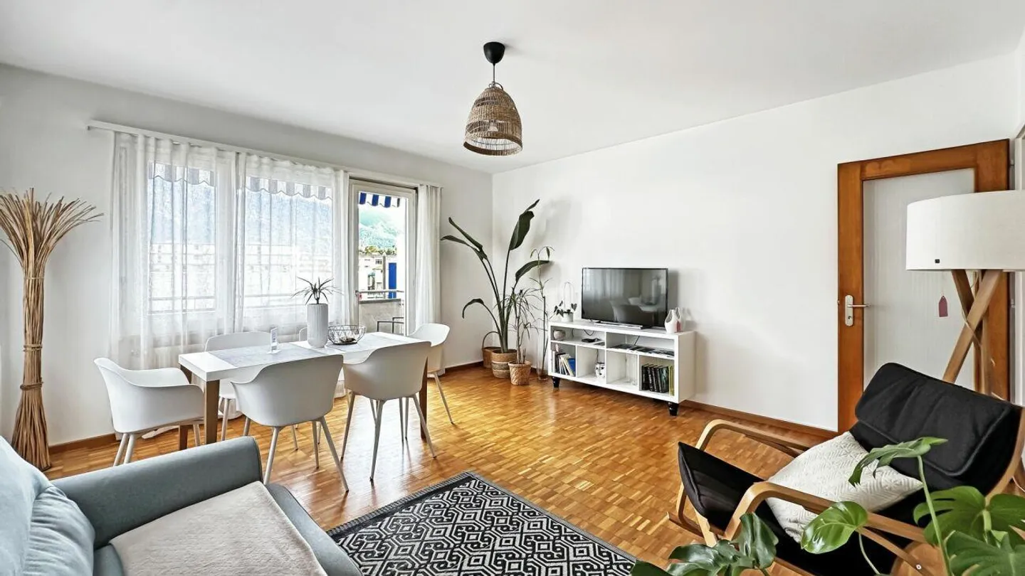 Appartamento moderno con vista montagne - Foto 1 di 10