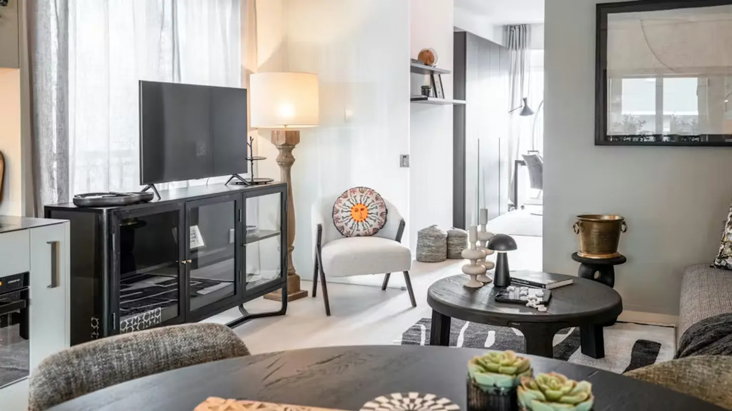 Charming Apartment in Zürich - Photo 8 of 10