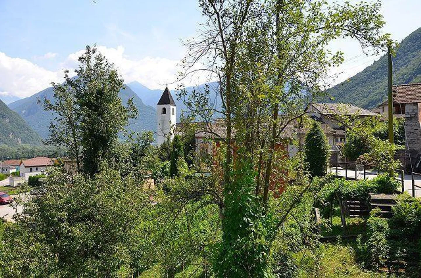 Sonniges Baugrundstück in Gnosca - Foto 6 von 13