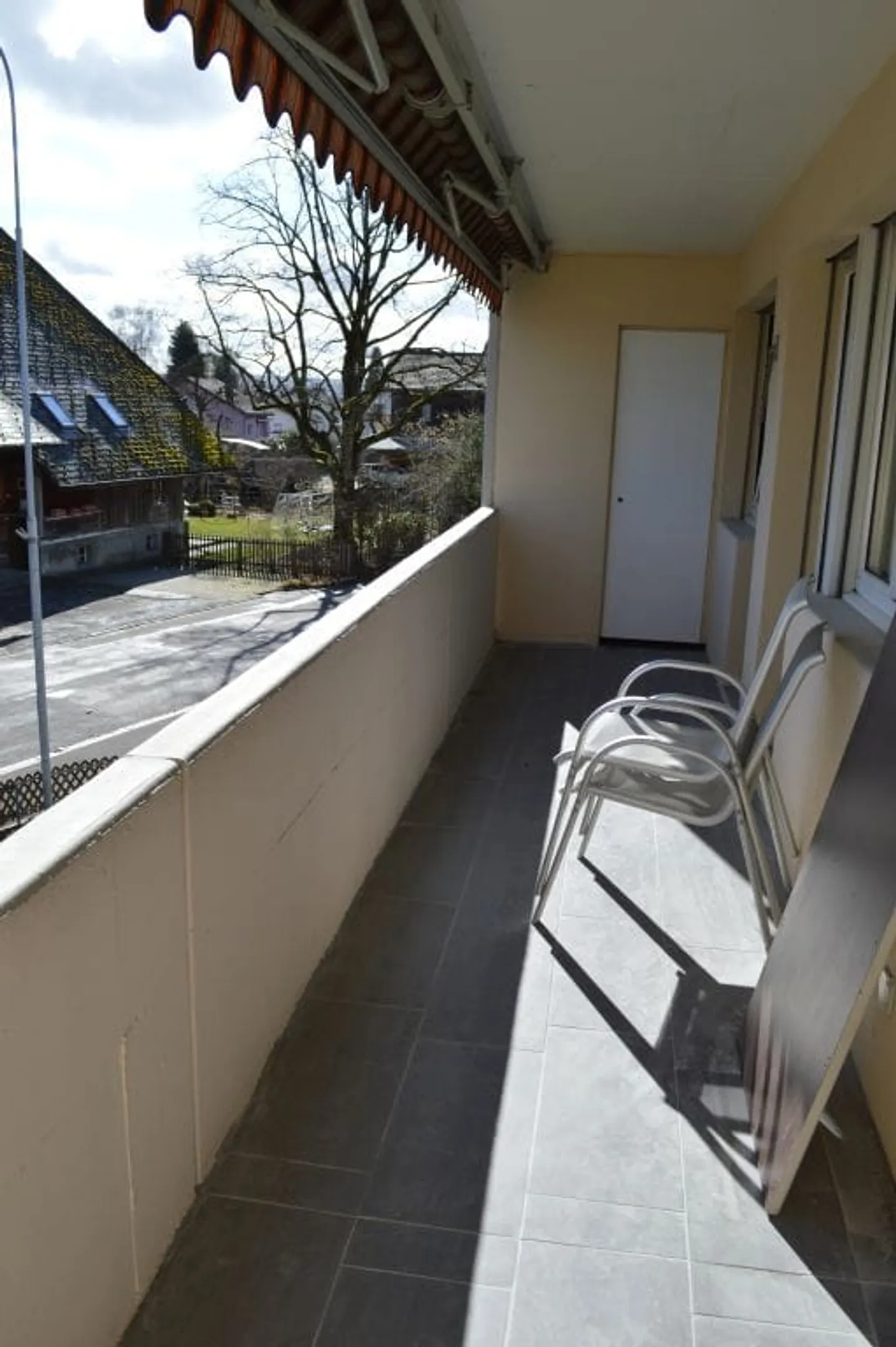 Bright 4.5-Room Apartment with Balcony - Photo 4 of 6