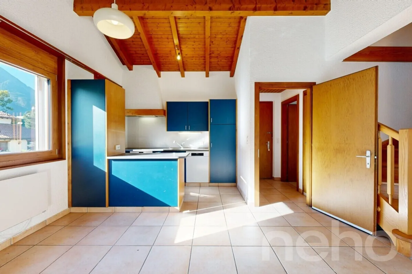Casa familiare con 6 stanze - Foto 3 di 12