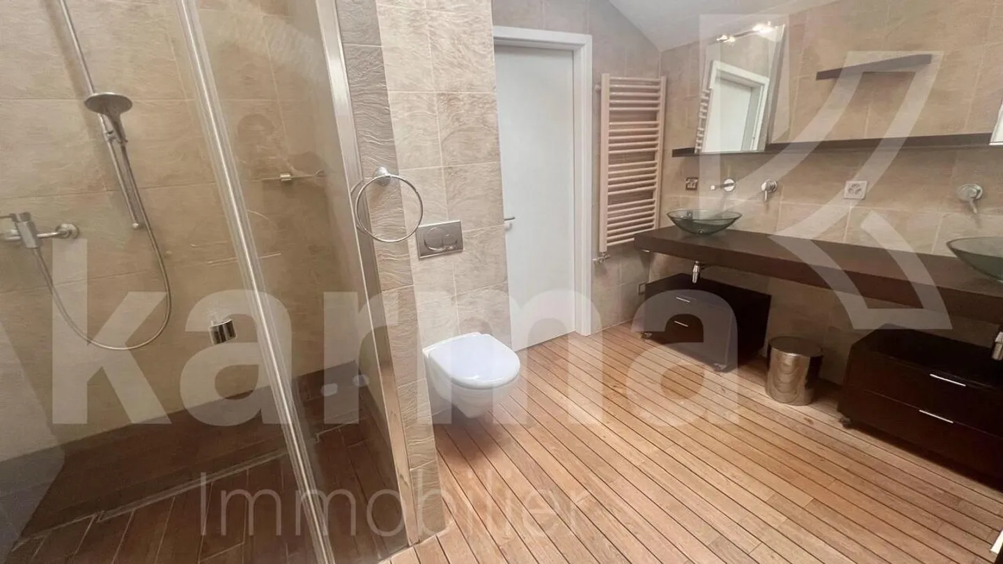 Spacieuse maison individuelle de 7,5 pièces - Foto 10 von 13