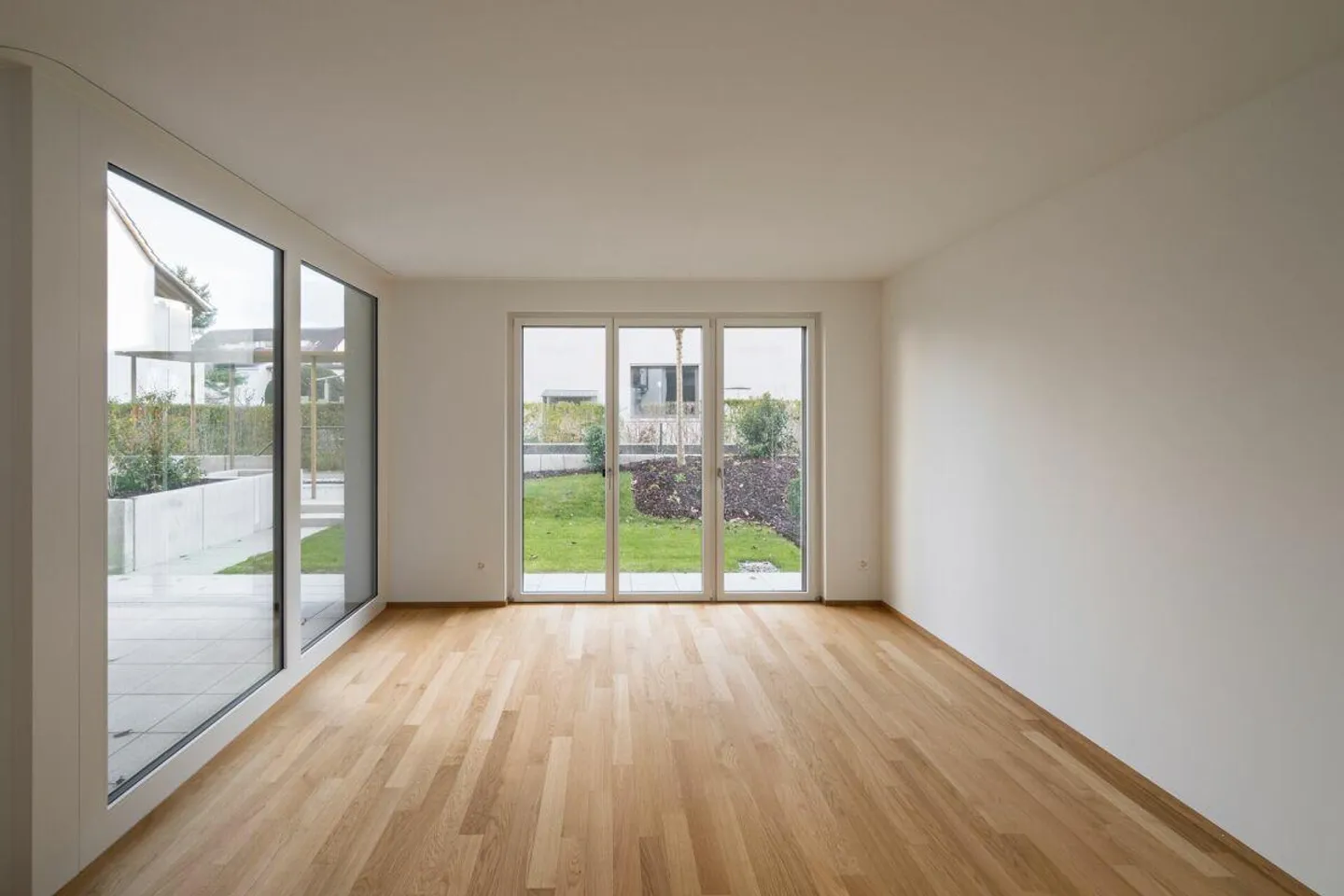 Stylish Garden Maisonette Apartment - Photo 3 of 22
