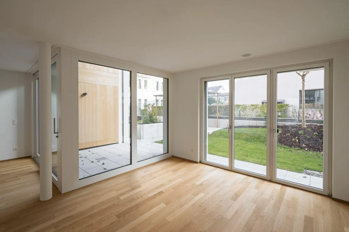Stylish Garden Maisonette Apartment - Photo 4 of 22