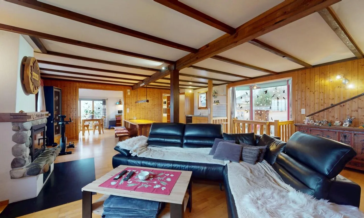 Incantevole casa unifamiliare con ampio spazio esterno - Foto 3 di 13