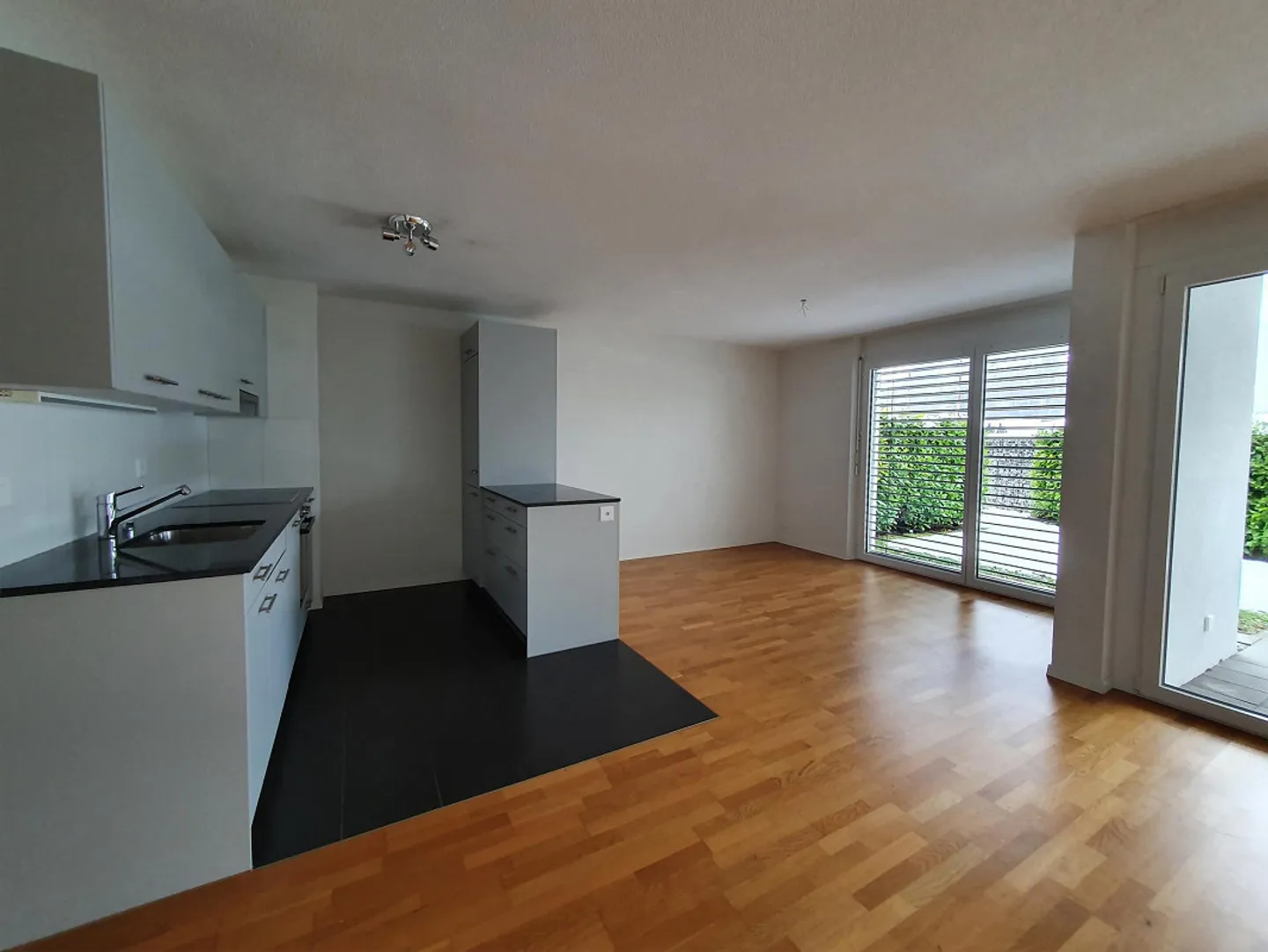 Bel appartement avec patio - Photo 2 sur 9