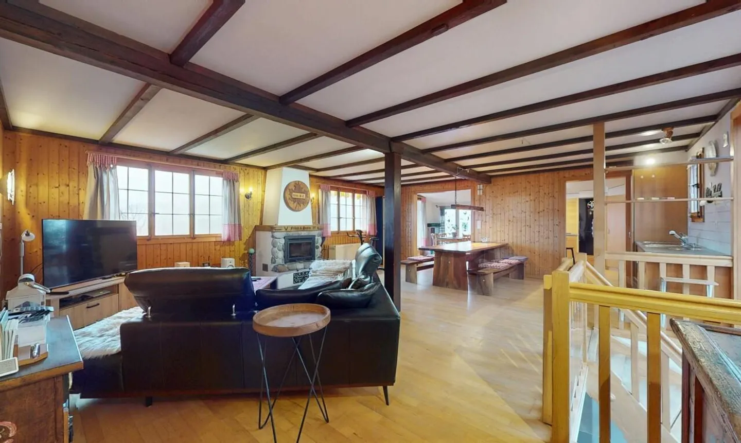 Incantevole casa unifamiliare con ampio spazio esterno - Foto 4 di 13