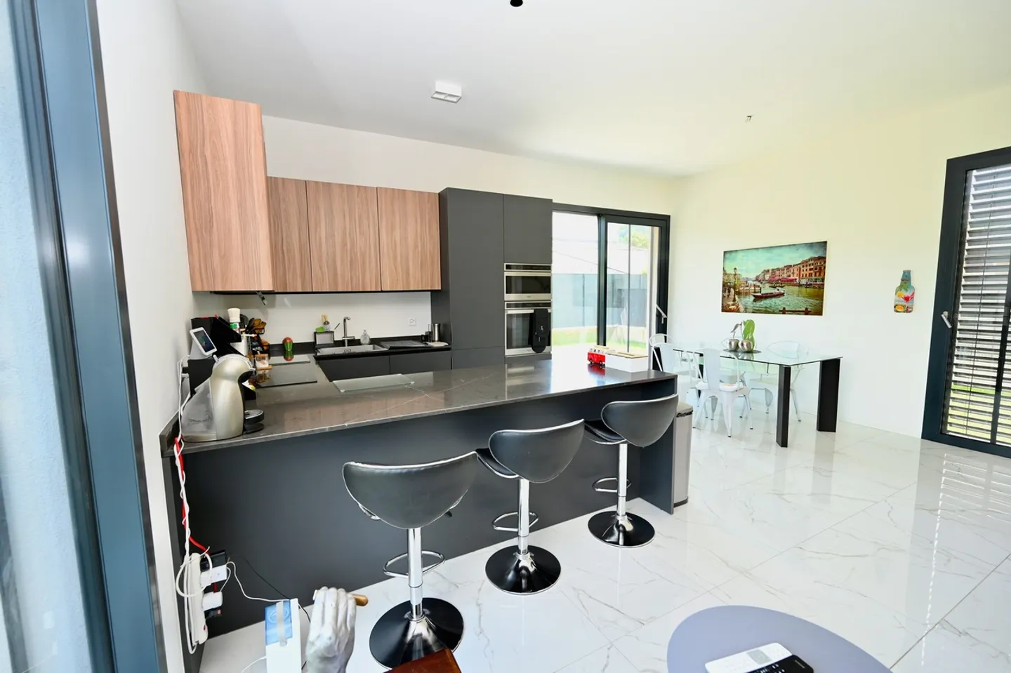 Villa Moderne avec Finitions Supérieures et Jardin - Photo 7 sur 20