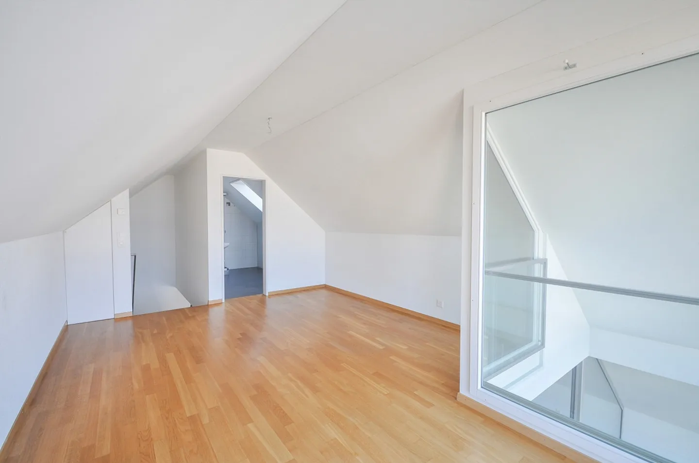 Appartamento duplex di 4,5 locali nel centro di Ettingen - Foto 4 di 12