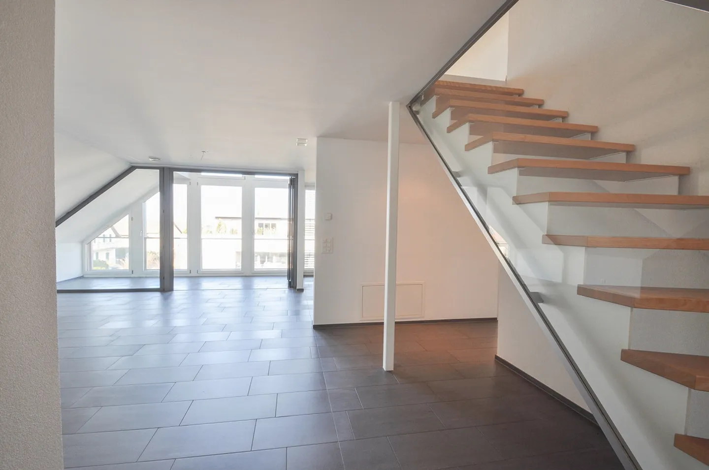 Appartamento duplex di 4,5 locali nel centro di Ettingen - Foto 5 di 12