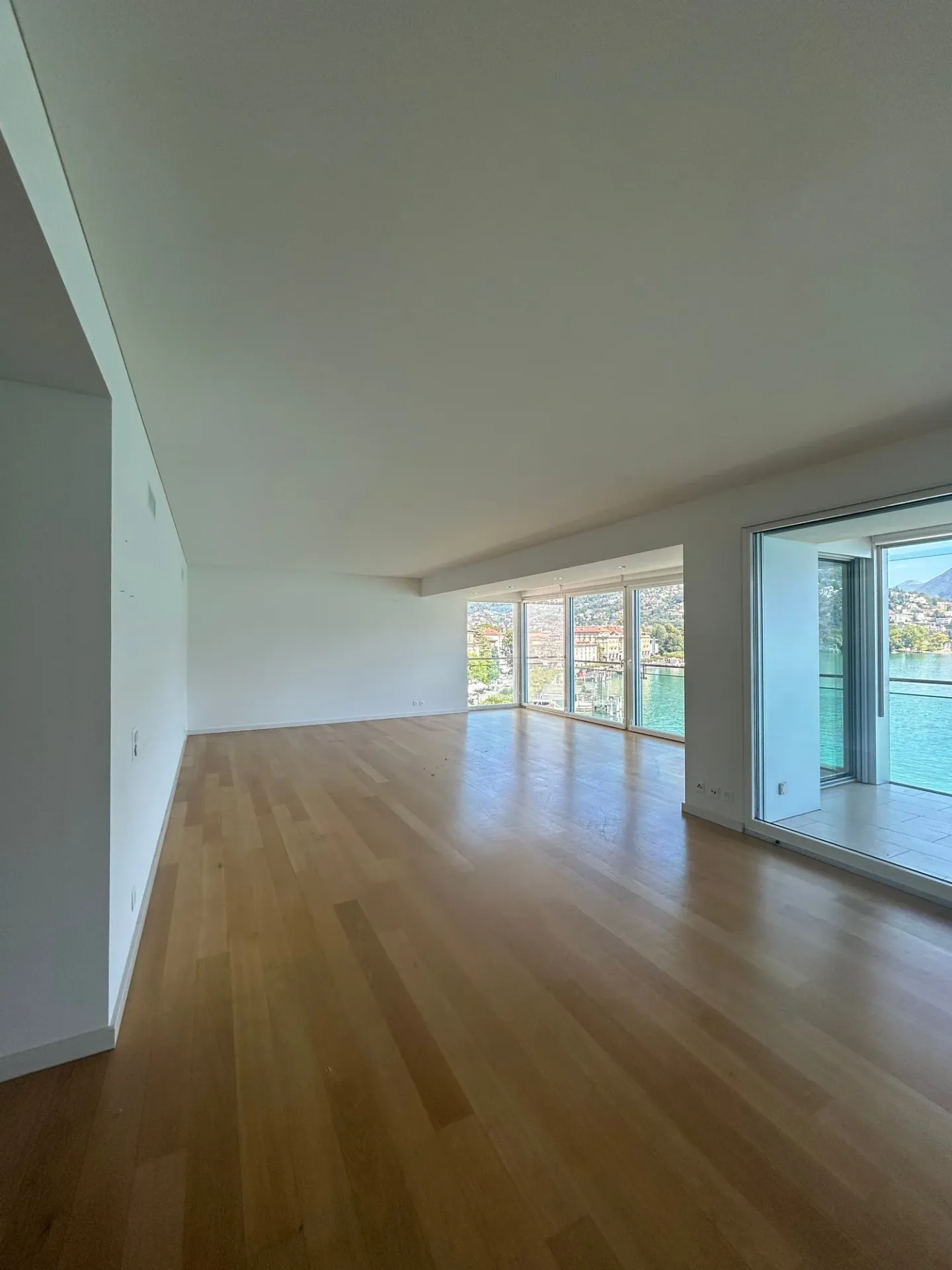 Appartamento elegante con vista lago - Foto 2 di 13