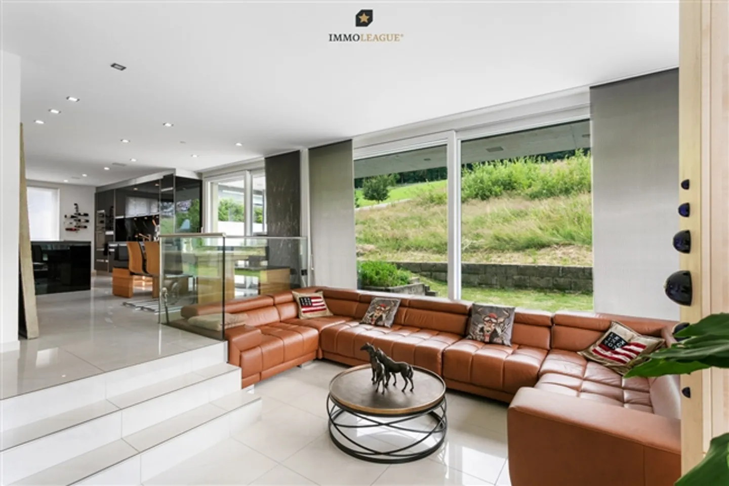 Exclusive living in a quiet location with wellness area near the city. - Photo 4 of 12