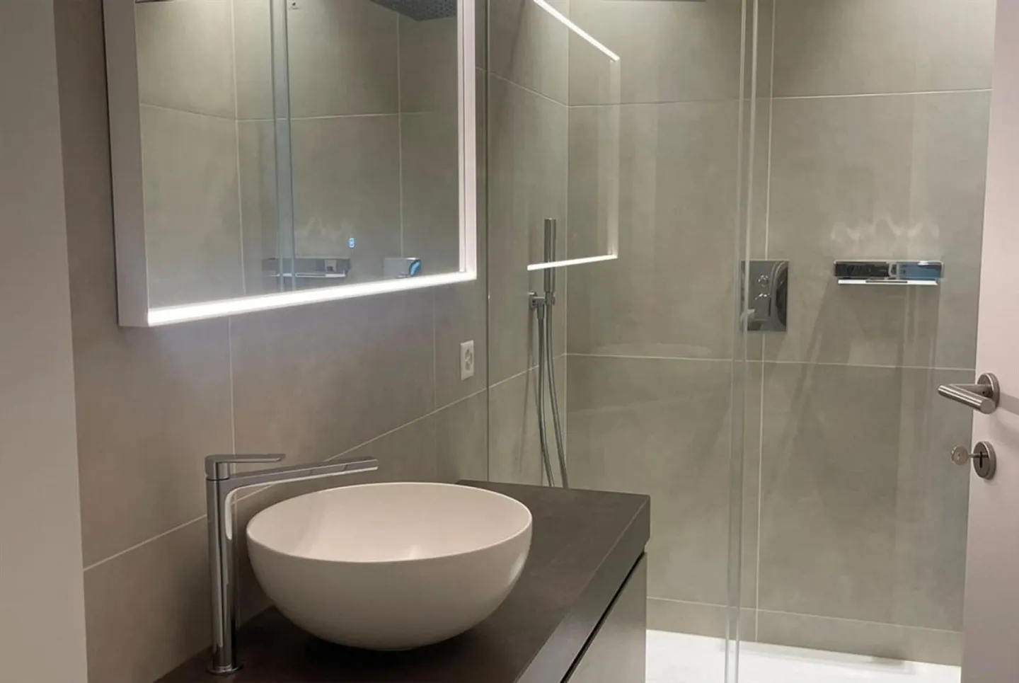 Appartamento moderno con giardino privato - Foto 3 di 3
