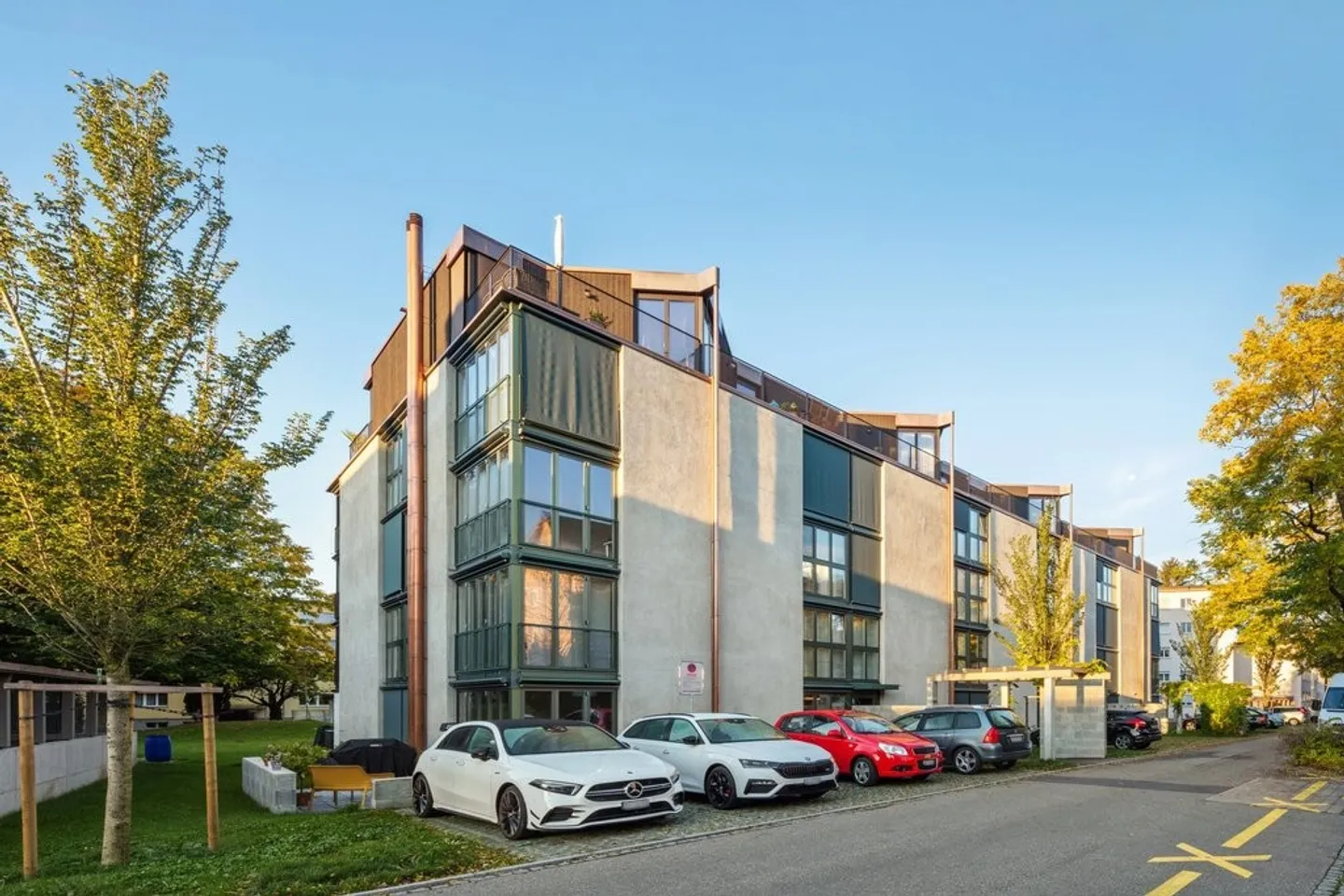 Modern Living in a Quiet Location in Beautiful Pfäffikon ZH - Photo 2 of 6