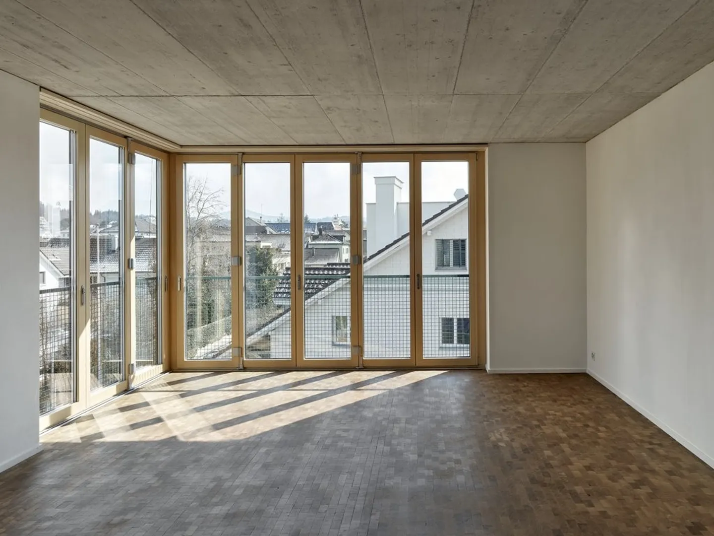 Modern Living in a Quiet Location in Beautiful Pfäffikon ZH - Photo 4 of 6