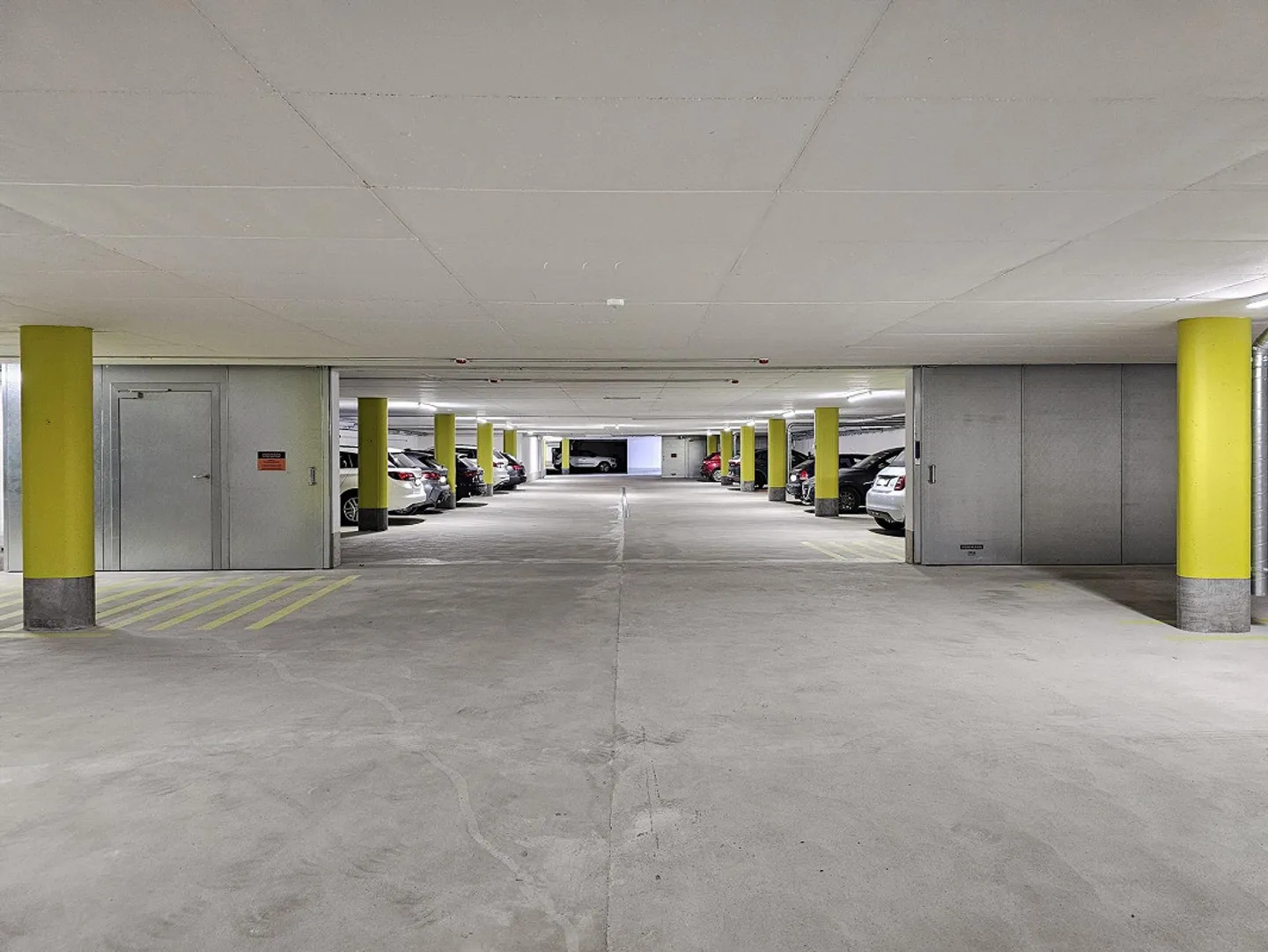 Places de stationnement modernes à Andelfingen - Photo 2 sur 3