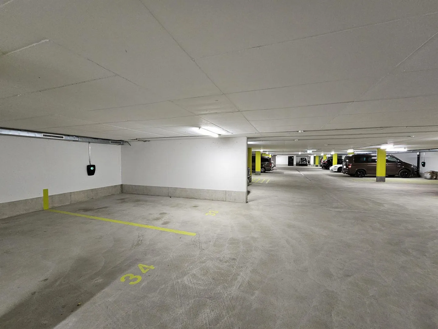 Places de stationnement modernes à Andelfingen - Photo 3 sur 3