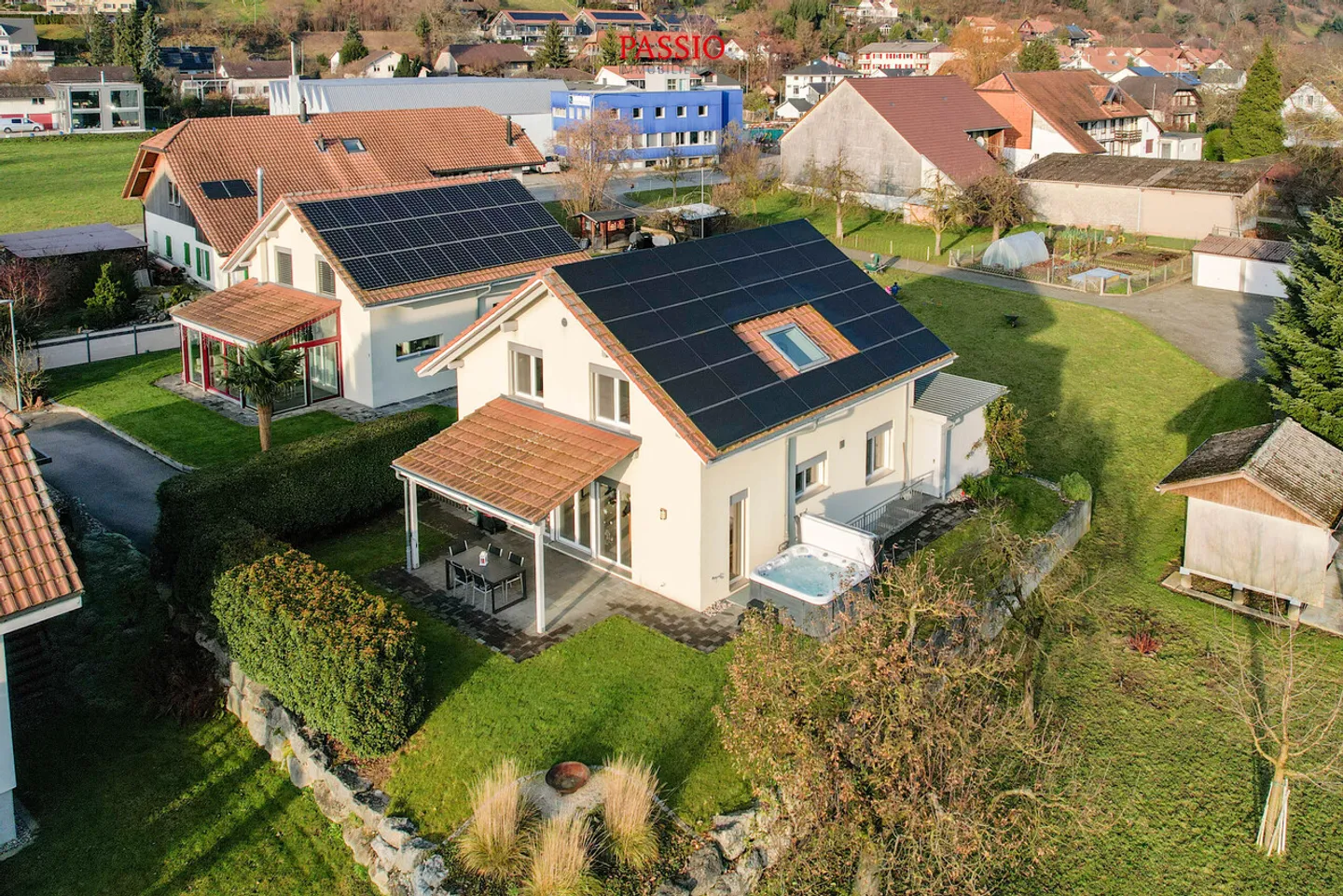 Casa unifamiliare di 5,5 stanze ben curata in una posizione privilegiata - Foto 1 di 31