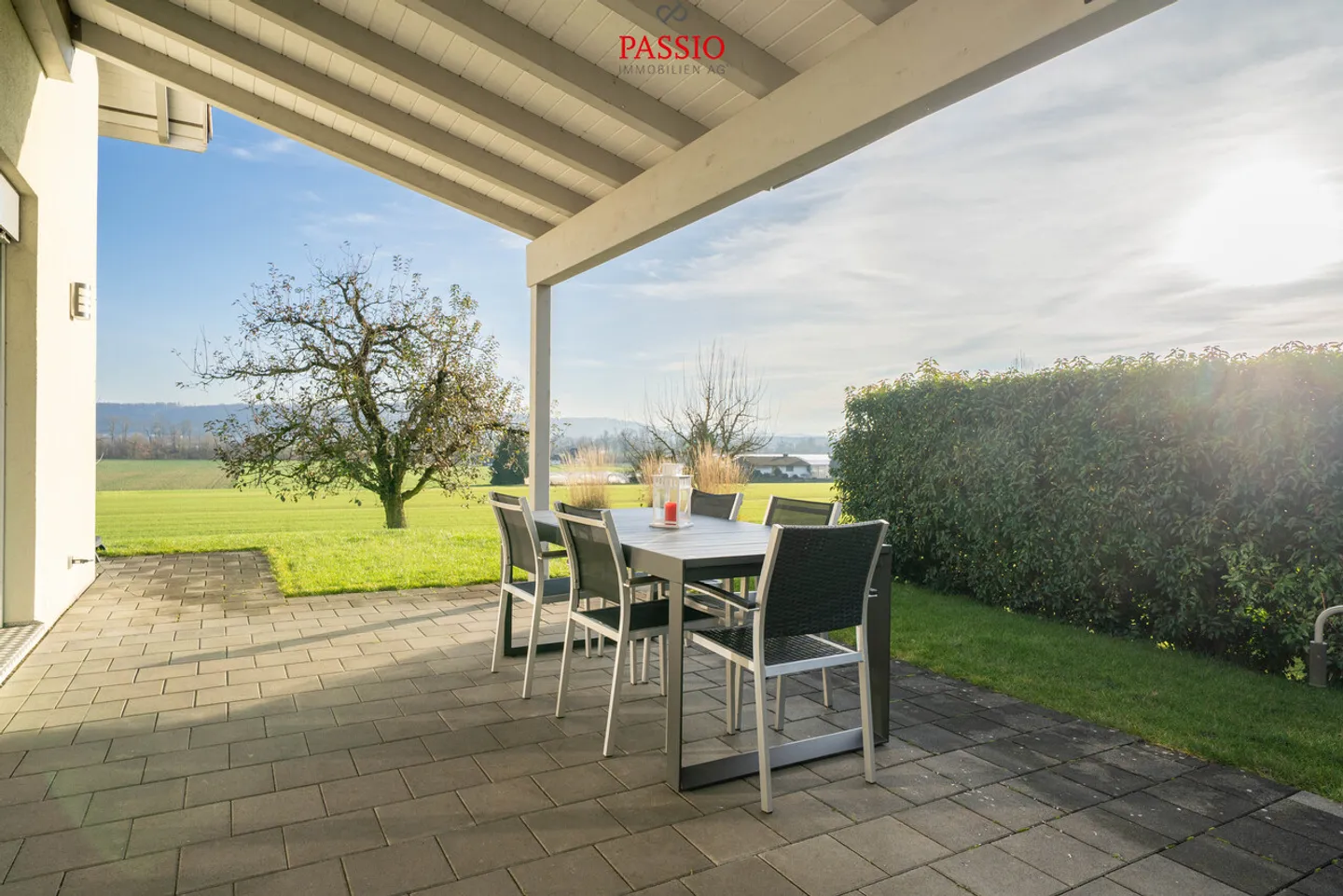 Casa unifamiliare di 5,5 stanze ben curata in una posizione privilegiata - Foto 3 di 31