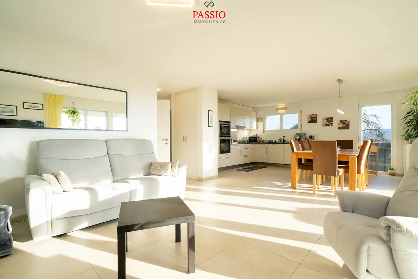 Casa unifamiliare di 5,5 stanze ben curata in una posizione privilegiata - Foto 8 di 31