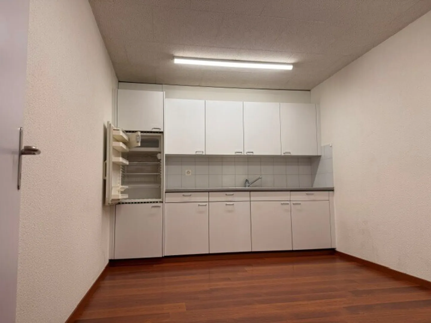 Spazi per uffici/pratiche/servizi in affitto ad Altdorf - Foto 11 di 11
