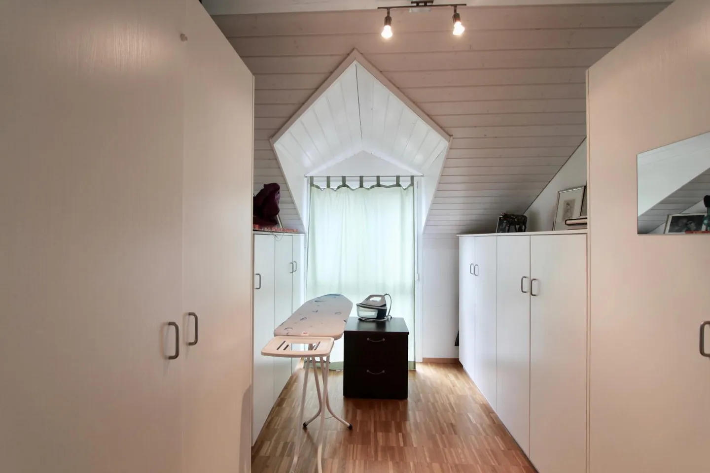 Appartement de Luxe avec Vue sur le Lac - Photo 9 sur 24