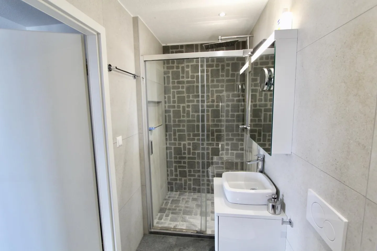 Appartement de Luxe avec Vue sur le Lac - Photo 10 sur 24
