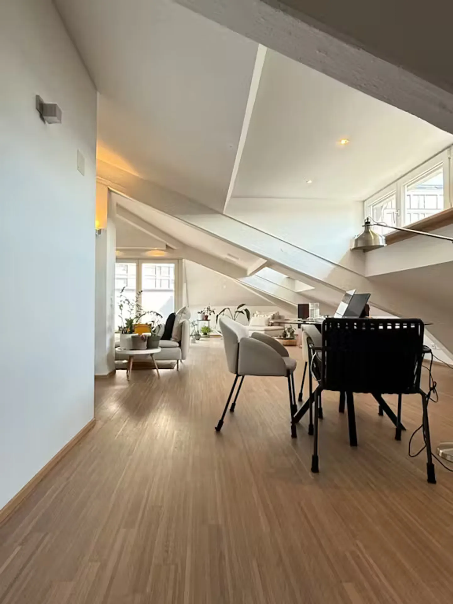 Charming Chalet in Zurich - Photo 5 of 10