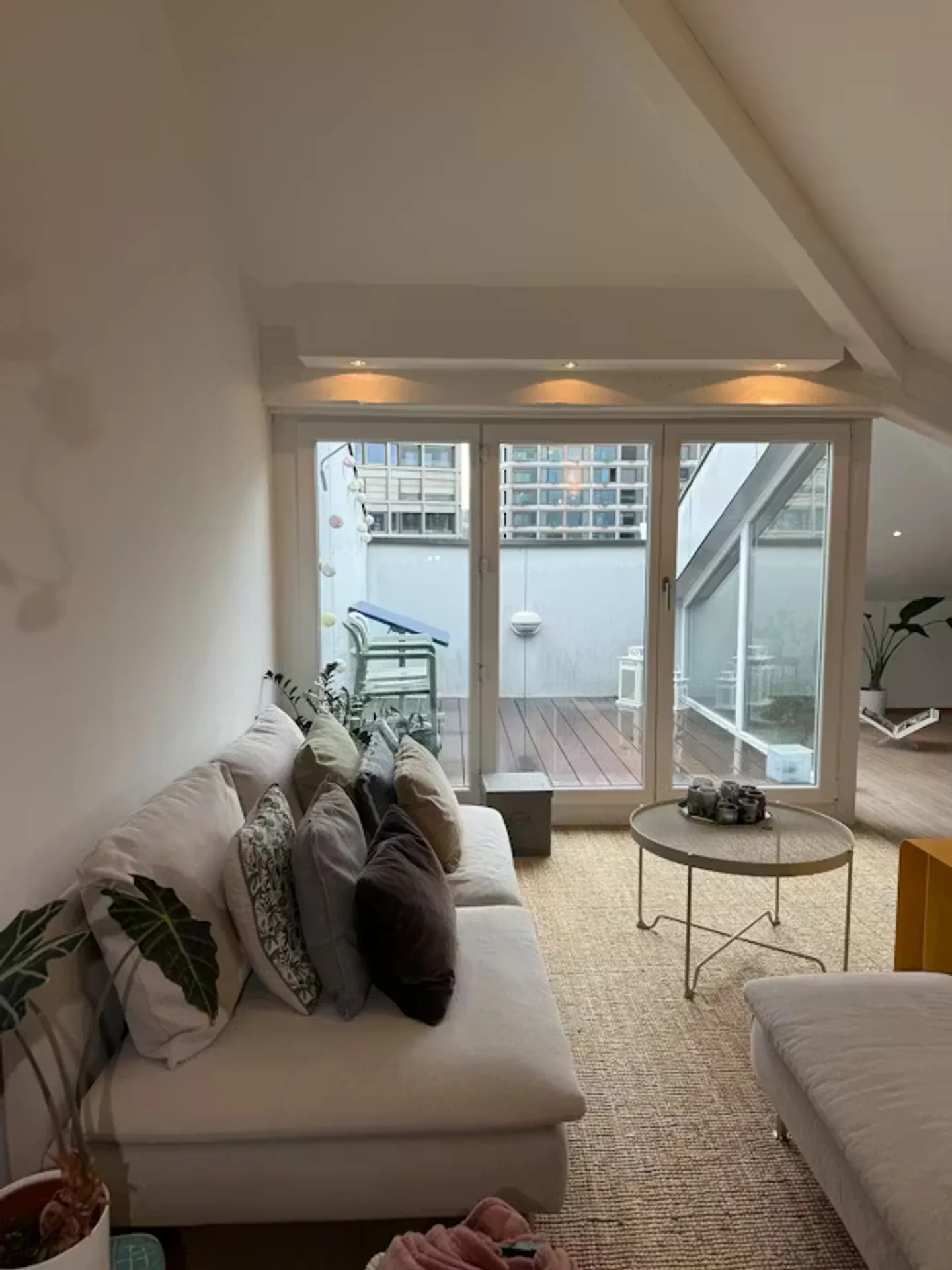Charming Chalet in Zurich - Photo 6 of 10