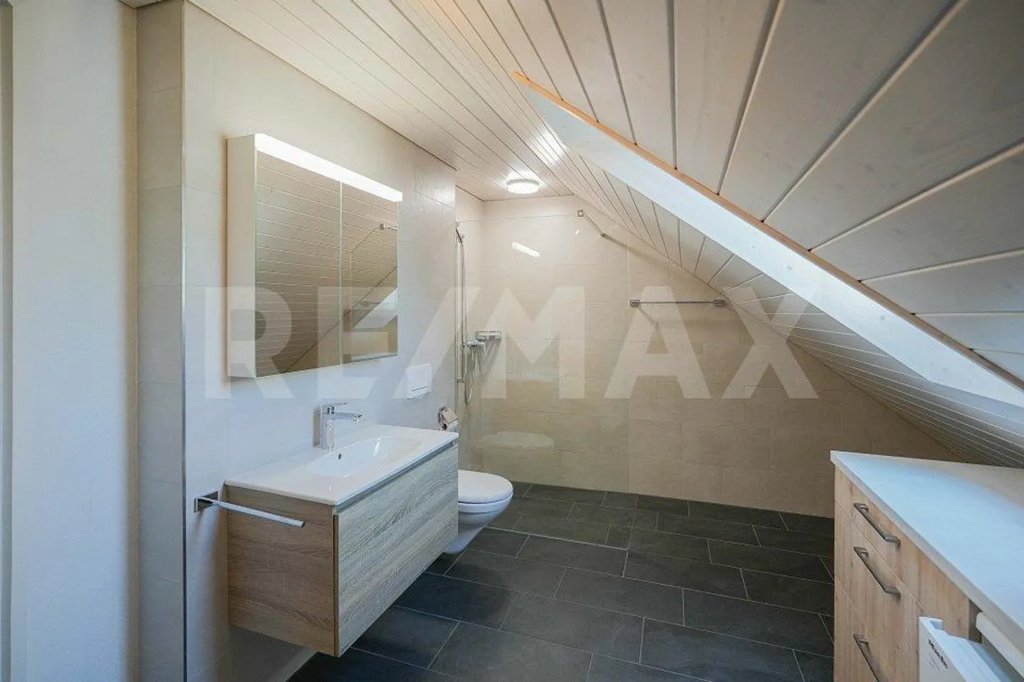 Modernes 3.5 Zimmer Penthouse - Foto 7 von 8