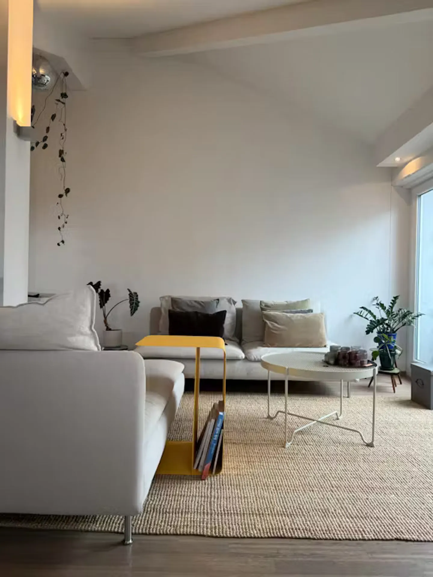 Charming Chalet in Zurich - Photo 4 of 10