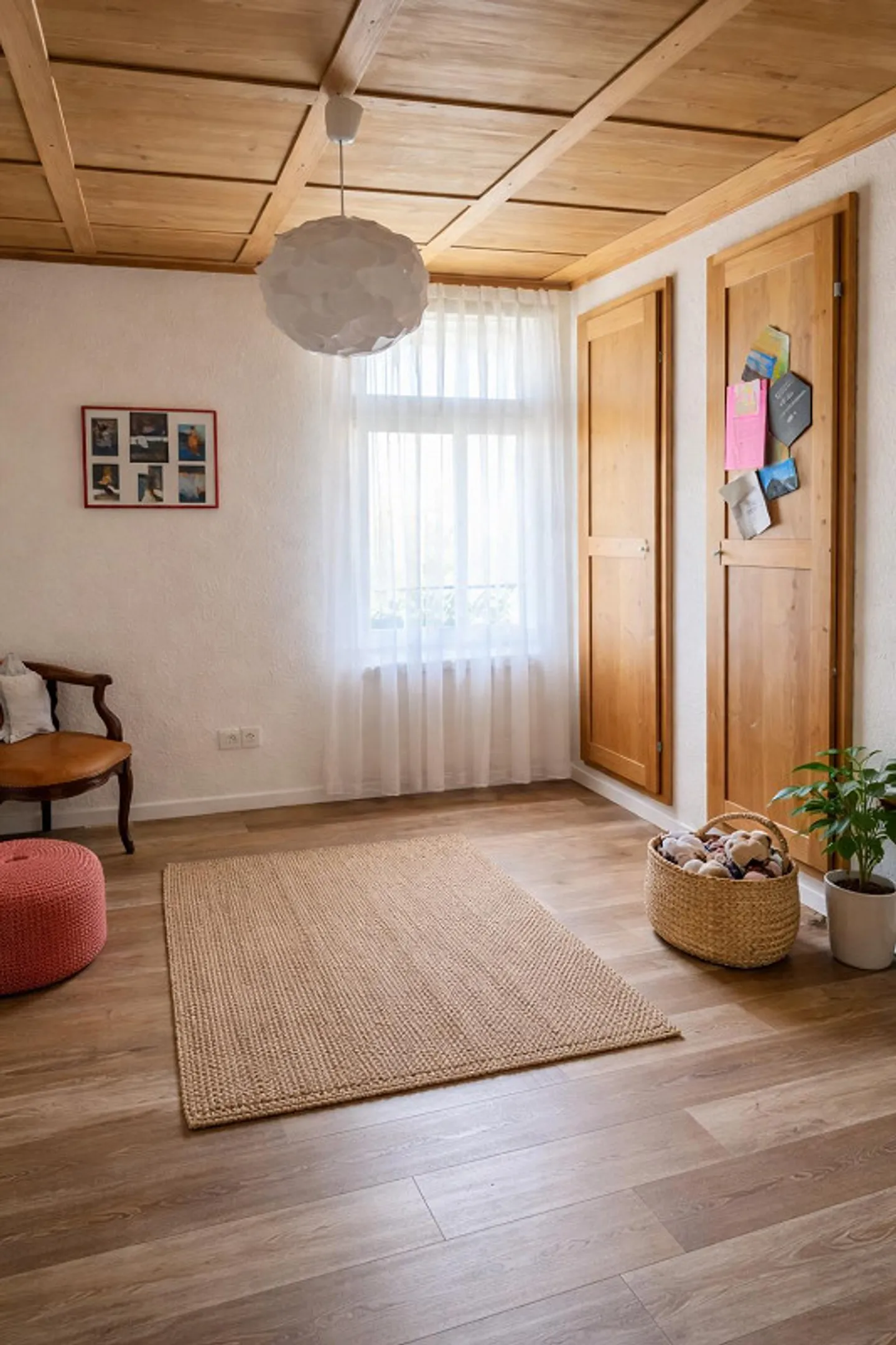 3 Familienhaus mit grosser Werkstatt plus 10 Parkplätze - Photo 5 of 10