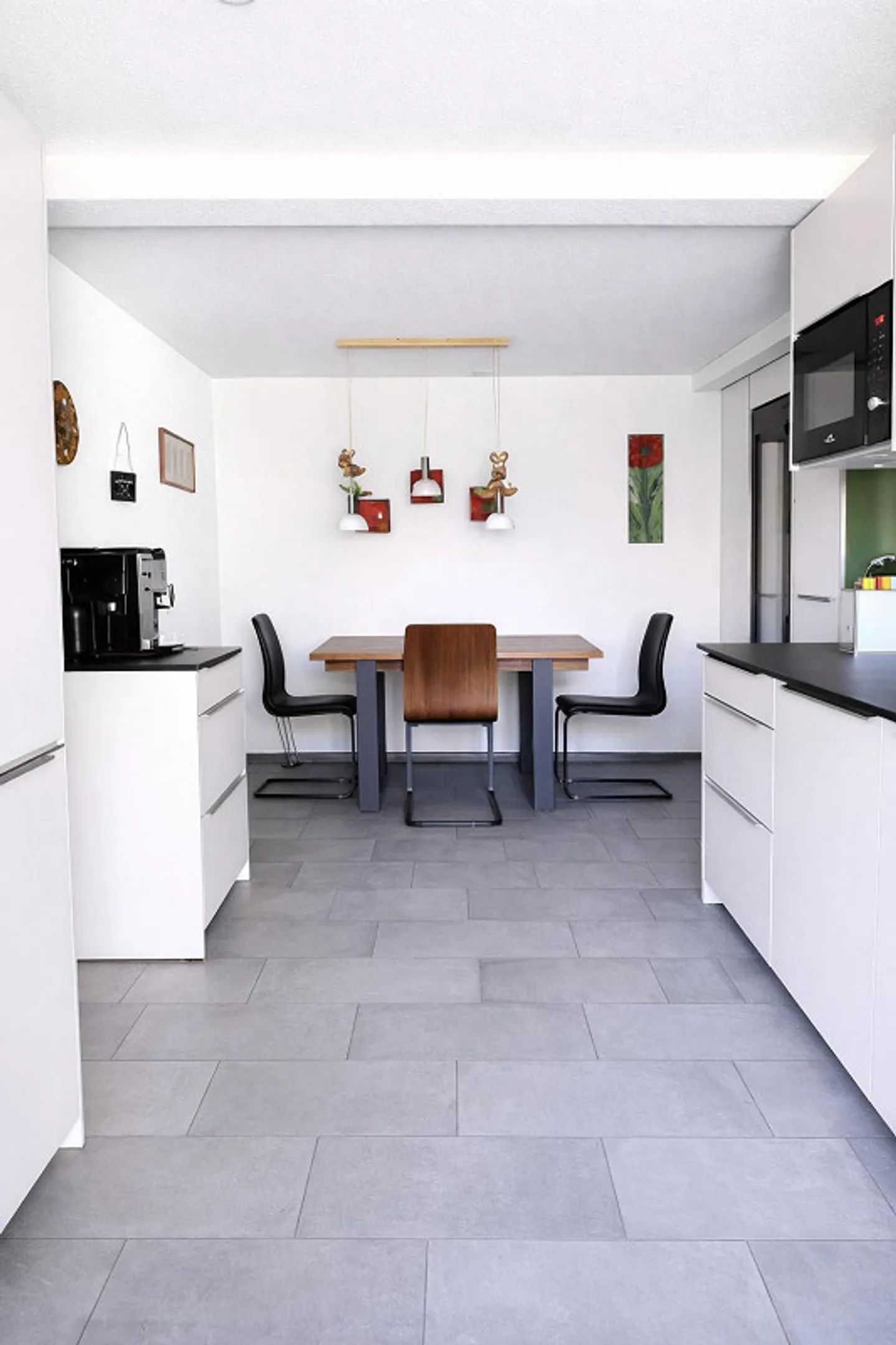 3 Familienhaus mit grosser Werkstatt plus 10 Parkplätze - Photo 6 of 10