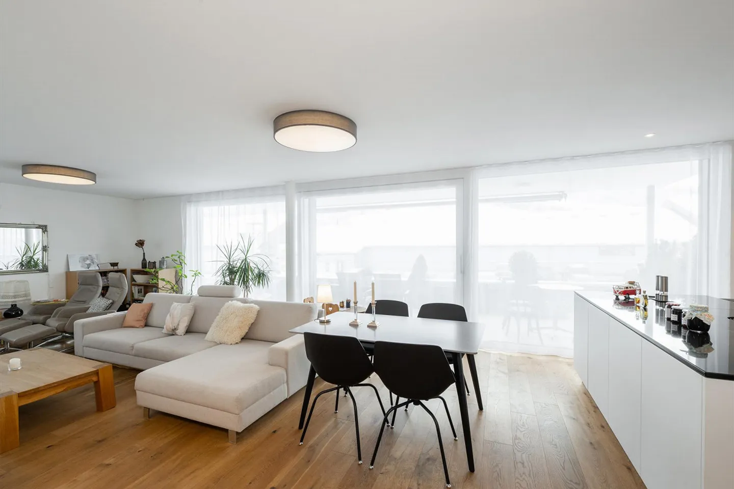 appartement lumineux de 4,5 pièces - Photo 1 sur 12