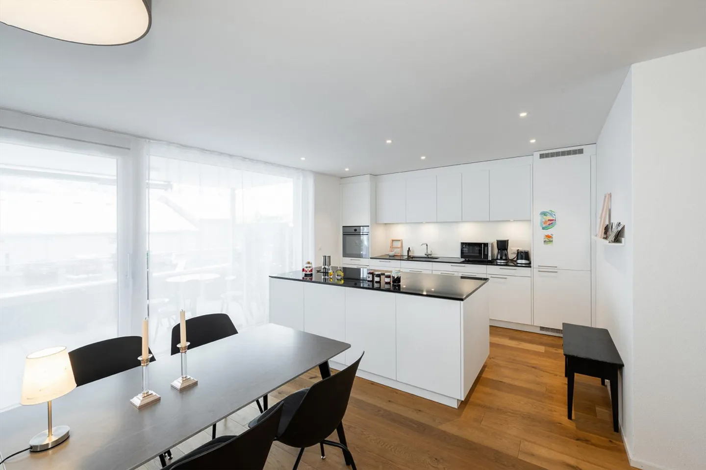 appartement lumineux de 4,5 pièces - Photo 2 sur 12