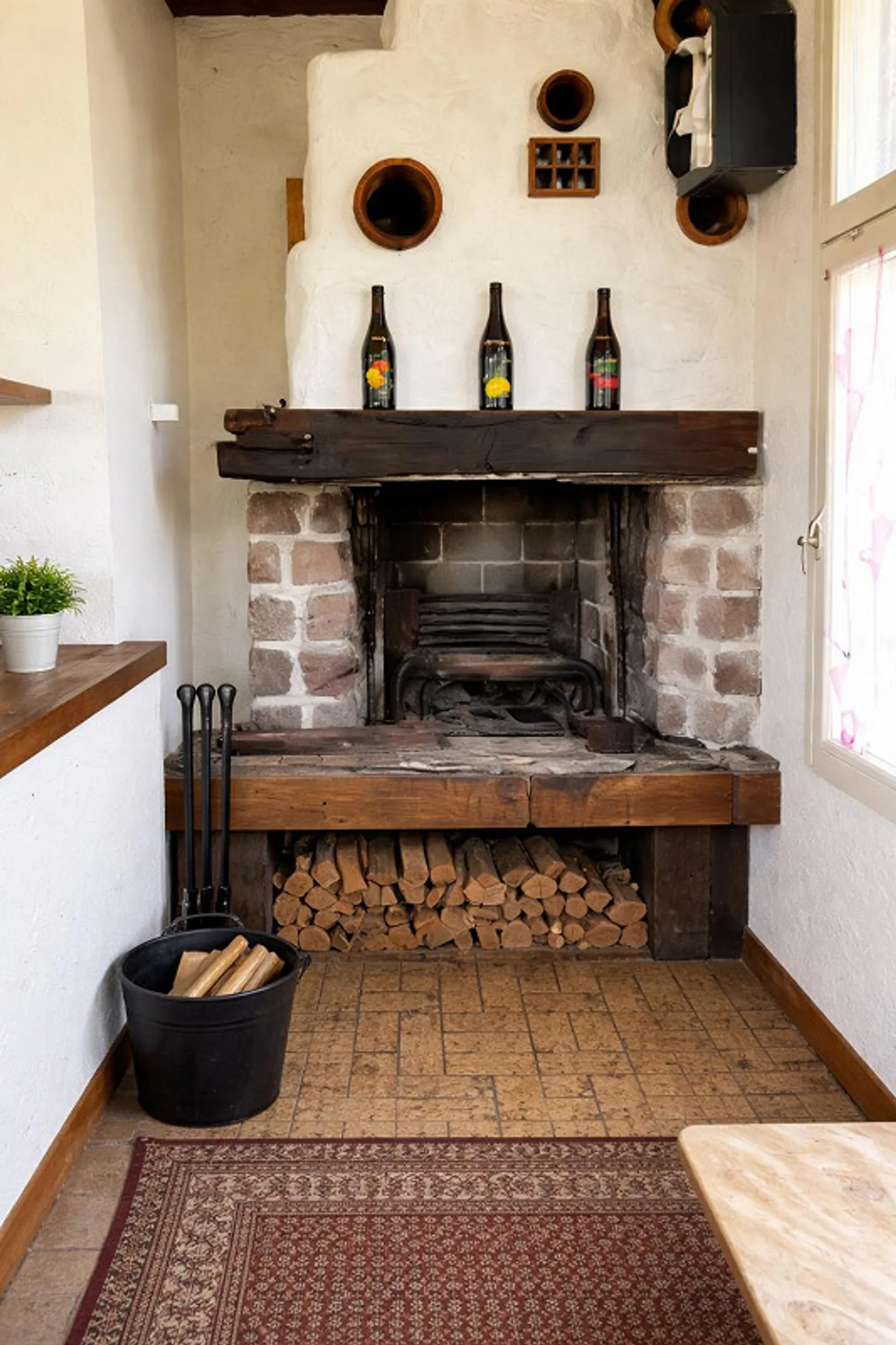 3 Familienhaus mit grosser Werkstatt plus 10 Parkplätze - Photo 8 of 10