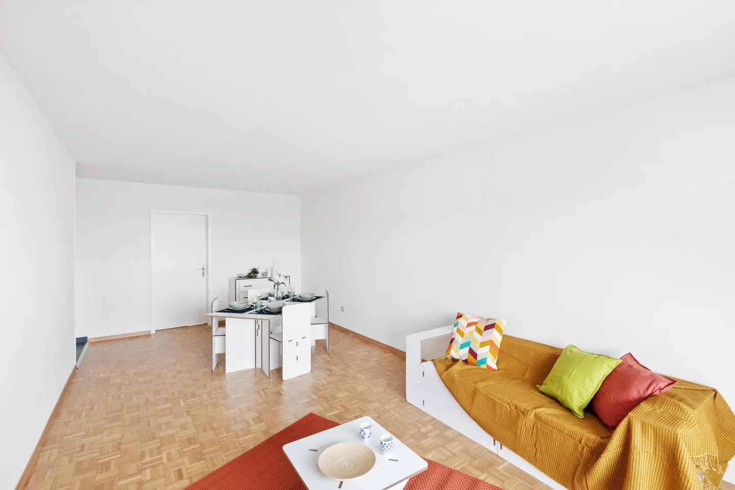 Modernes Apartment mit Balkon - Foto 2 von 8