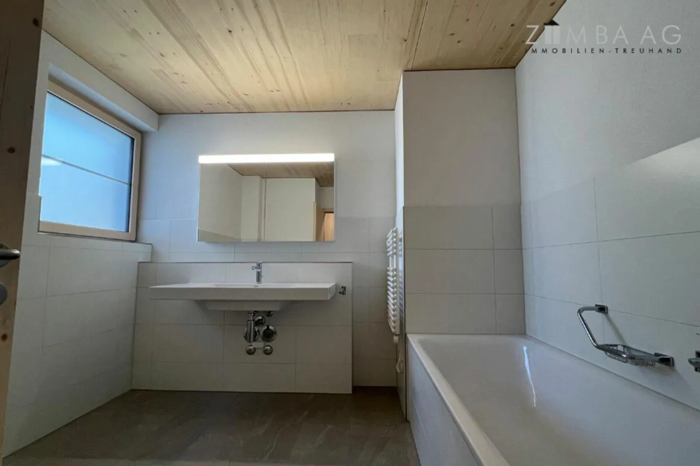 In campagna, in una nuova casa trifamiliare con ascensore - Foto 10 di 13