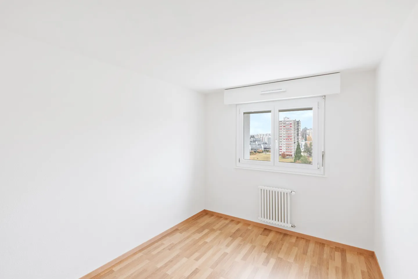 Modernes Apartment mit Balkon - Foto 6 von 8