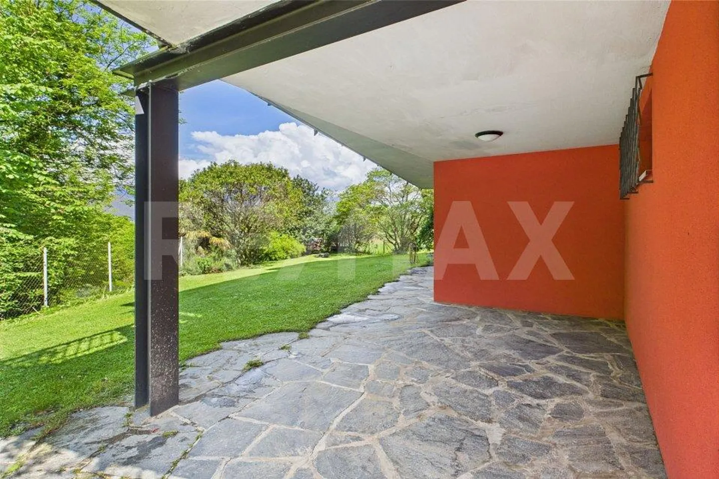 Villa indipendente con giardino e privacy a Carabbia - Foto 6 di 13