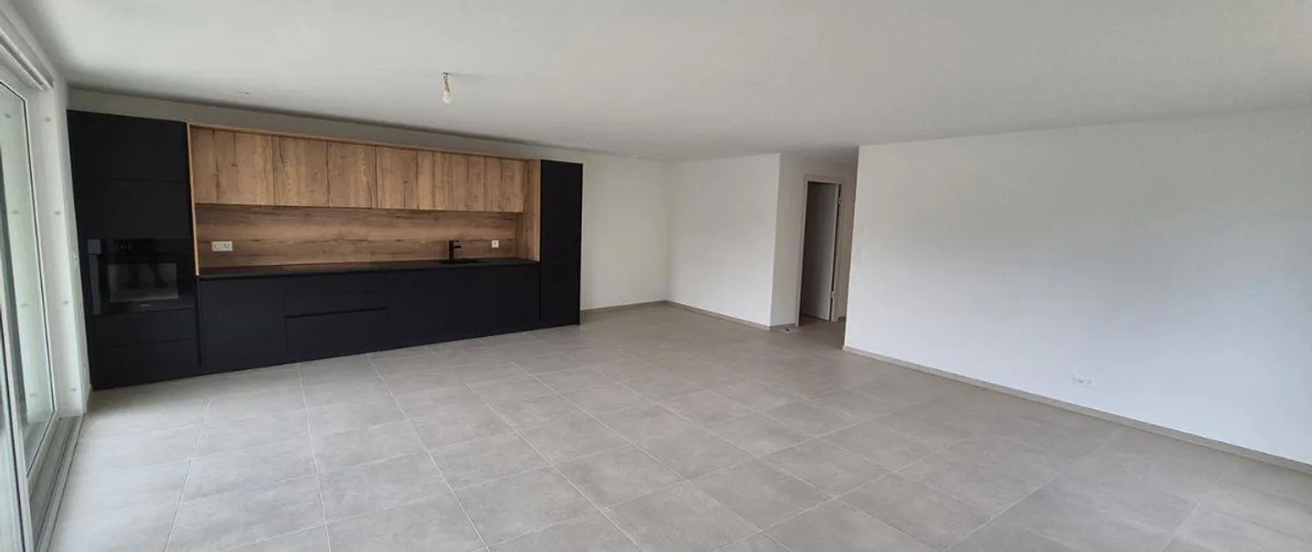Hochwertige Wohnung mit Terrasse in Neuenburg - Foto 2 von 4