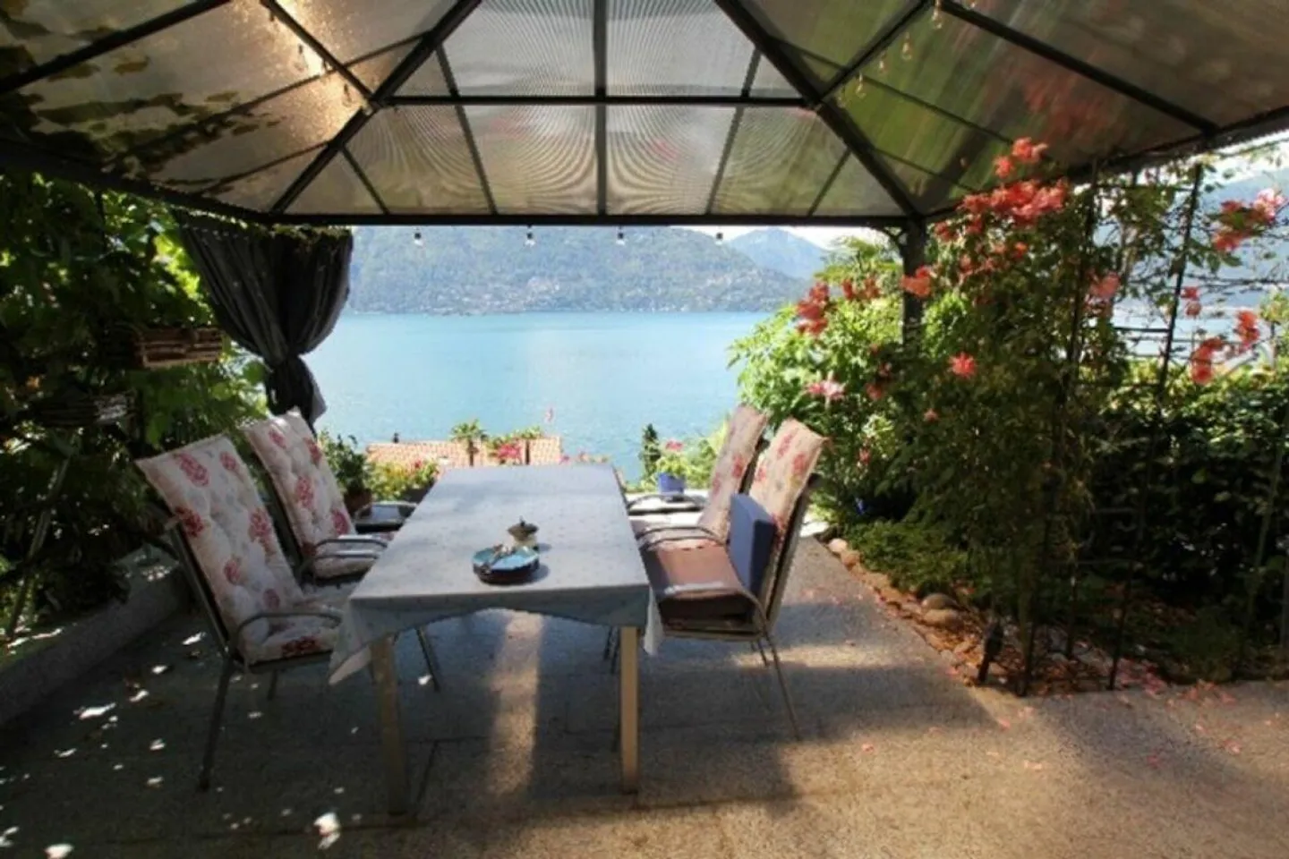 Spacious House in Idyllic Location - Photo 5 of 9