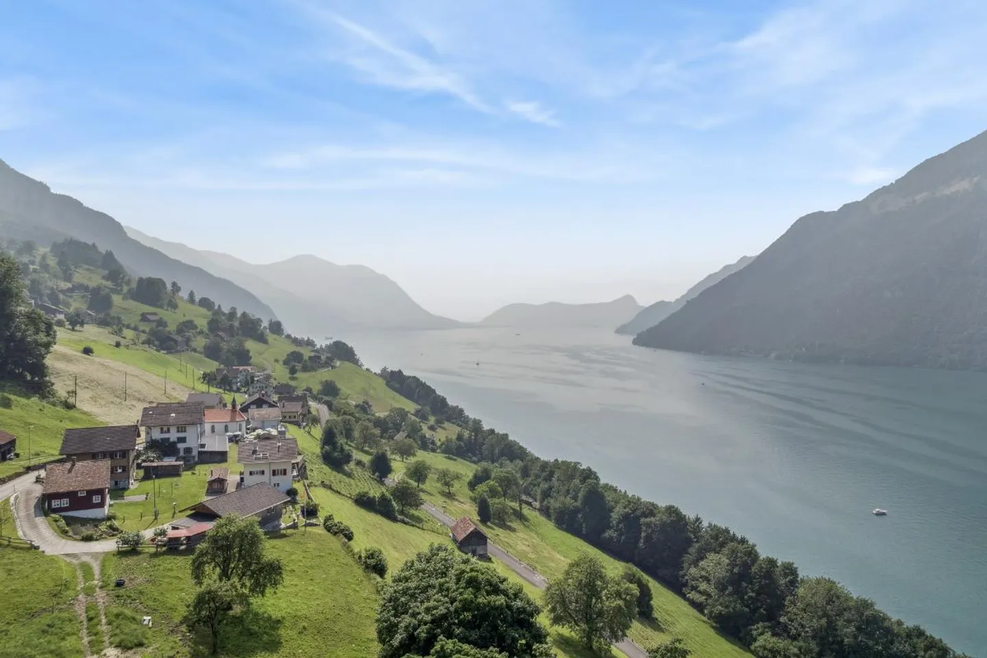 Terreno edificabile con vista libera sul lago di Lucerna - Foto 2 di 5